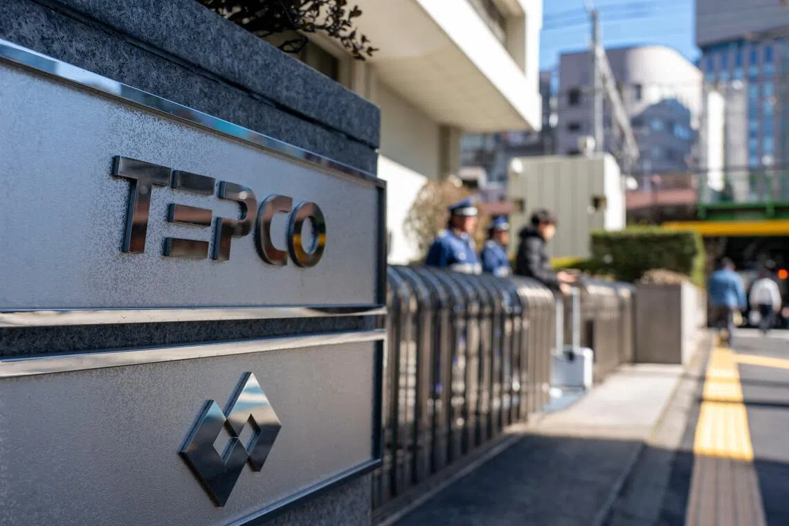 TEPCO switched on the world's biggest nuclear power plant again on Feb 9 after an earlier attempt was quickly suspended due to a minor glitch.
