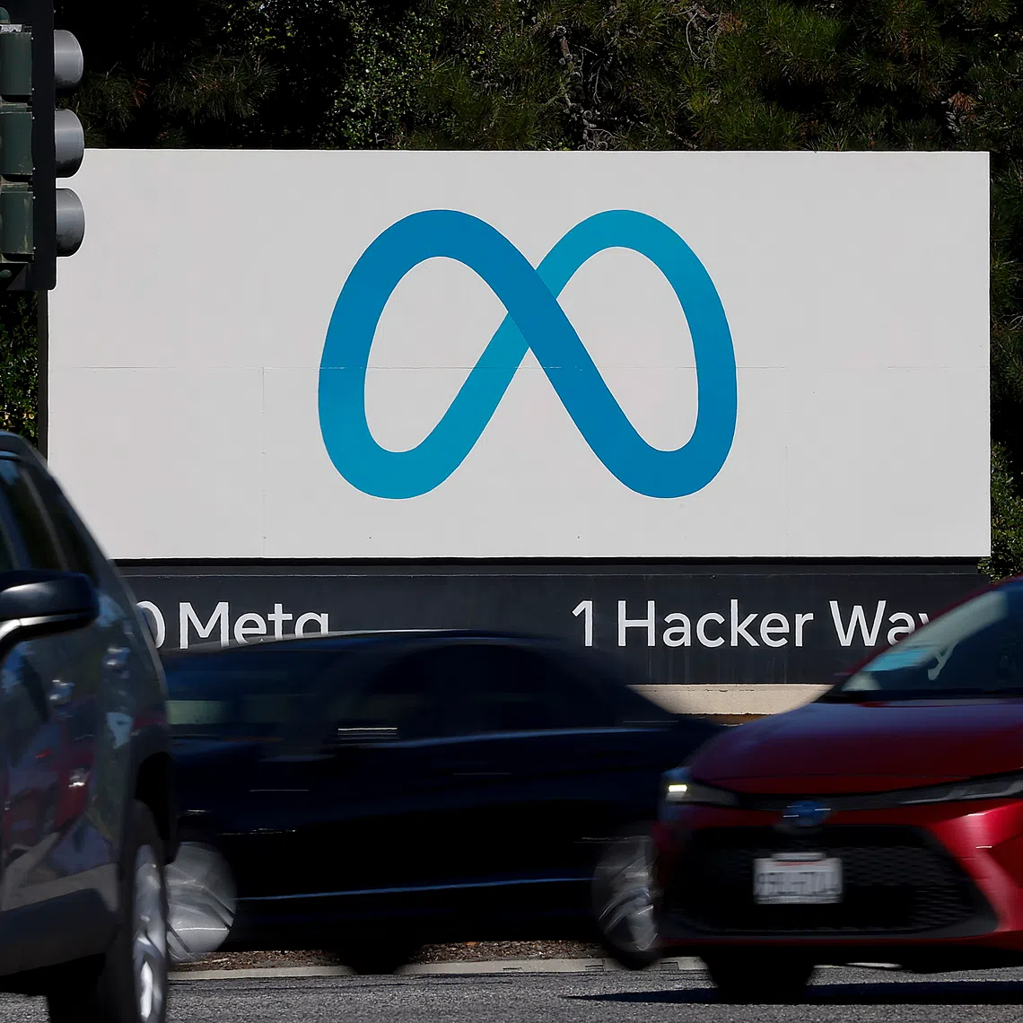 Meta Platforms shares fell last week after revealing that its costs are expected to continue rising.