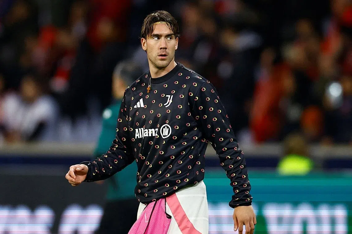 FILE PHOTO: Soccer Football - Champions League - Lille v Juventus - Decathlon Arena Stade Pierre-Mauroy, Villeneuve-d'Ascq, France - November 5, 2024 Juventus' Dusan Vlahovic during the warm up before the match REUTERS/Sarah Meyssonnier/File Photo