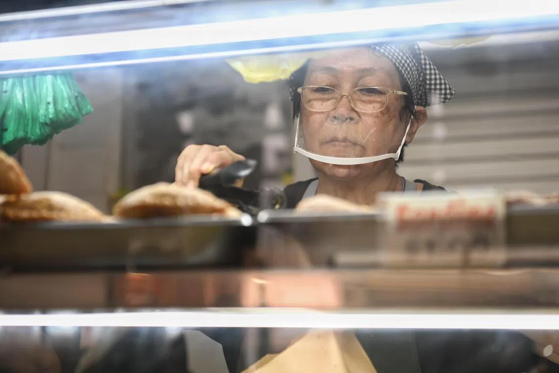 Food handlers not required to wear masks or spit guards from Jan 1: SFA