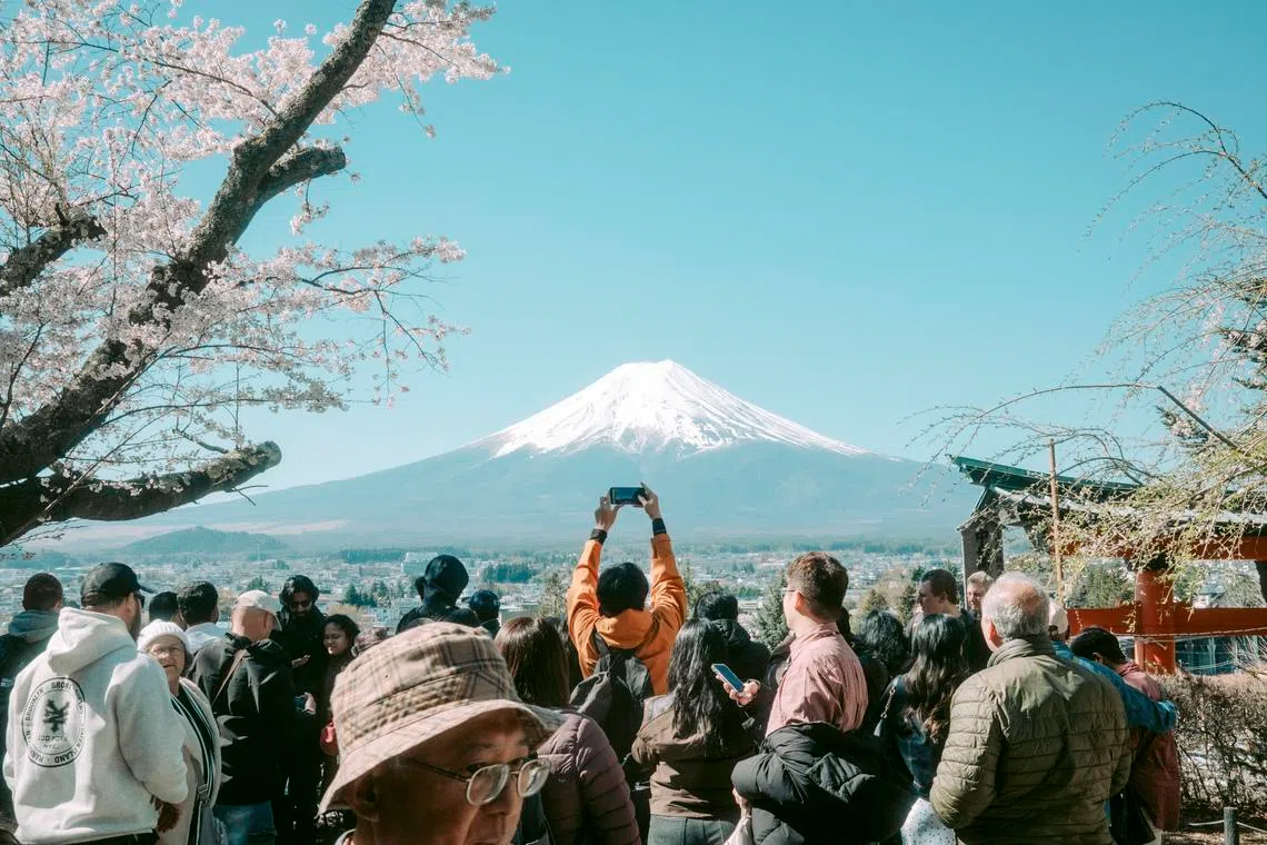 Travel rush under way at start of 5-day stretch in Japan’s Golden Week holidays