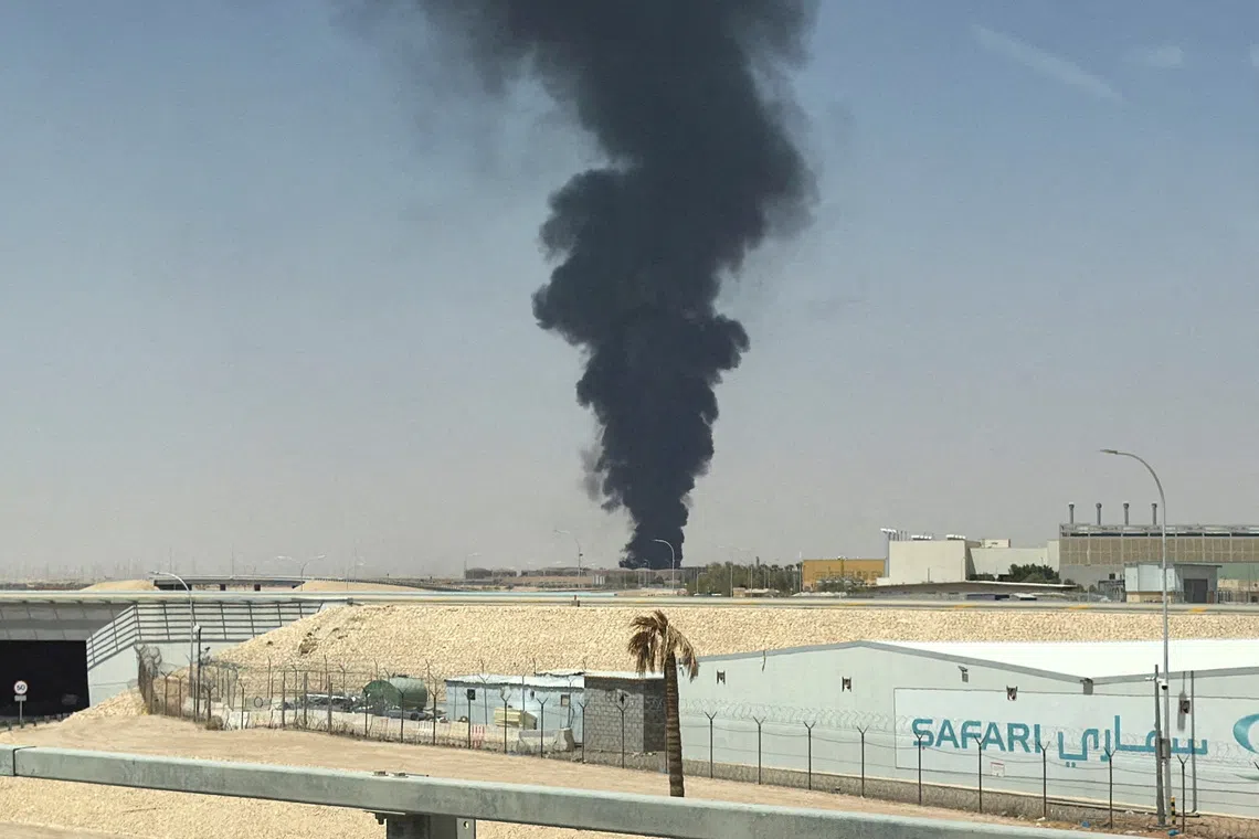 FILE PHOTO: Large plume of black smoke rises from the fuel storage area at King Khalid International Airport, in Riyadh, Saudi Arabia, September 19, 2026. Picture taken with a mobile phone. REUTERS/Stringer/File Photo