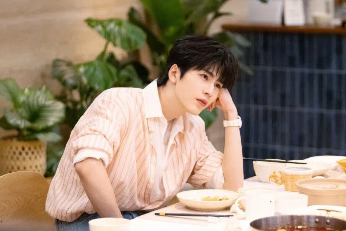 Zhang Linghe made the rare revelation in a recent episode of Chinese variety show Welcome Home, which aired on June 30.