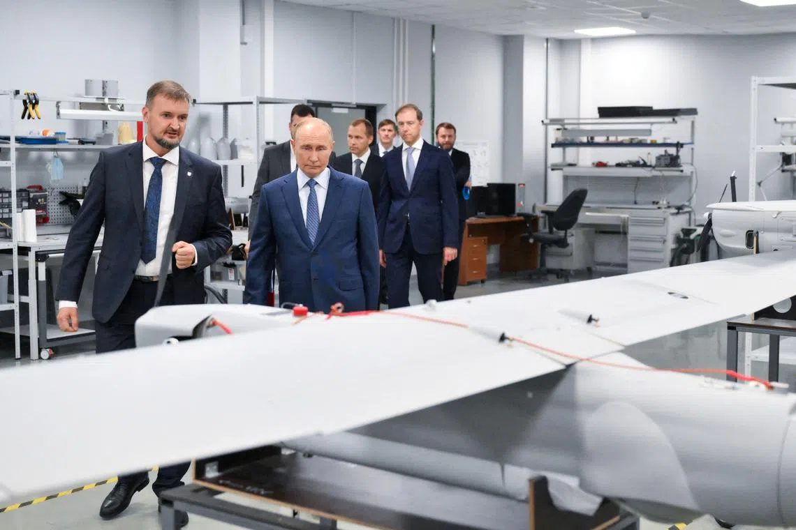 FILE PHOTO: Russia's President Vladimir Putin visits a drone production facility of the the Special Technology Centre in Saint Petersburg, Russia September 19, 2024. Sputnik/Grigory Sysoyev/Kremlin via REUTERS