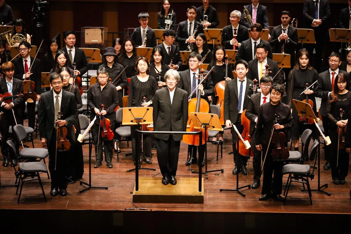 Music director Lim Yau (centre) and The Philharmonic Orchestra performing Sibelius Complete Symphonies III.