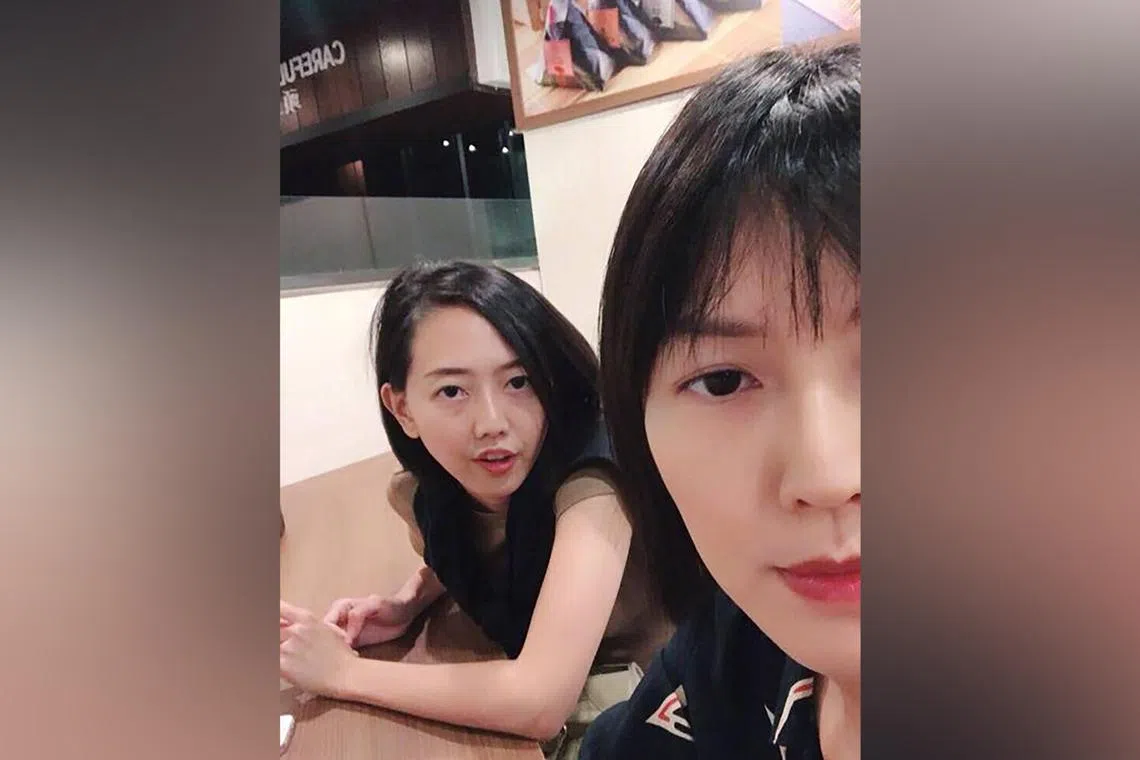 Ms Sng Ee Mei (left) announced on Jan 5 that she was cutting ties with her sister, Mandopop star Stefanie Sun.