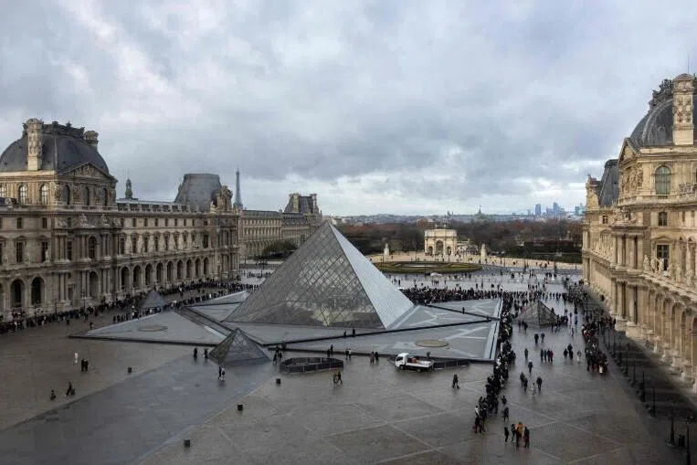 Poor pipe conditions were blamed for a leak that damaged hundreds of rare books at the Louvre Museum in Paris, France.