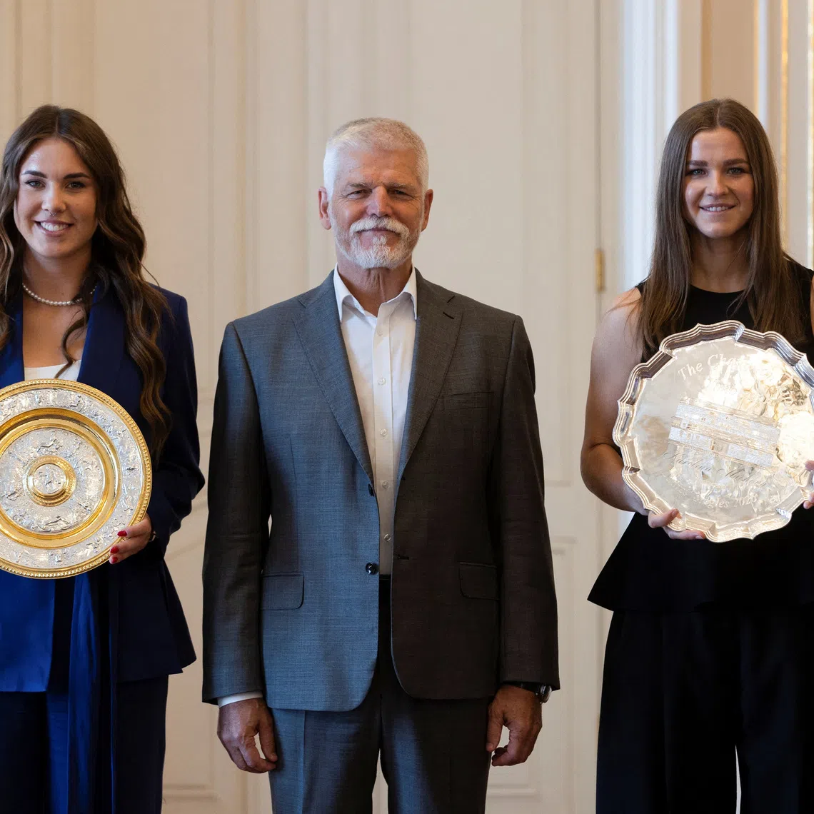 Czech Republic's President Petr Pavel welcomes Wimbledon winner Linda Noskova and runner-up Karolina Muchova at Prague Castle, in Prague, Czech Republic, July 24 2026. REUTERS/Eva Korinkova