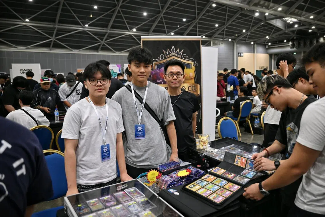 Teen traders, grail cards and weekend profits