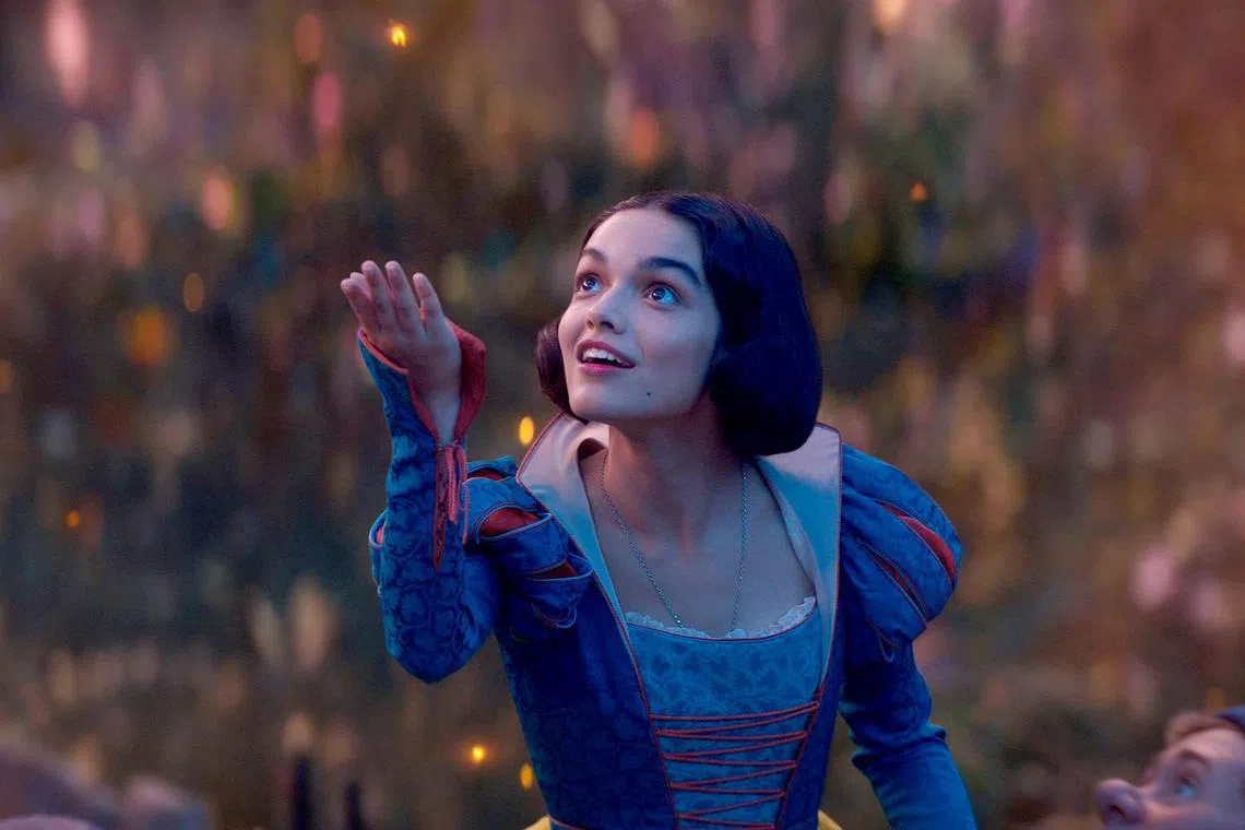 jomovie19 - Rachel Zegler as Snow White in DISNEY's live-action SNOW WHITE.


Source: The Walt Disney Company