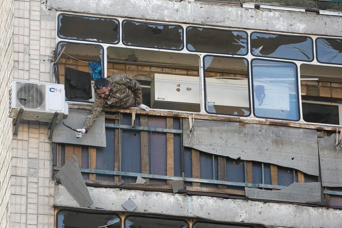 Six killed in Russian air attacks on Ukraine