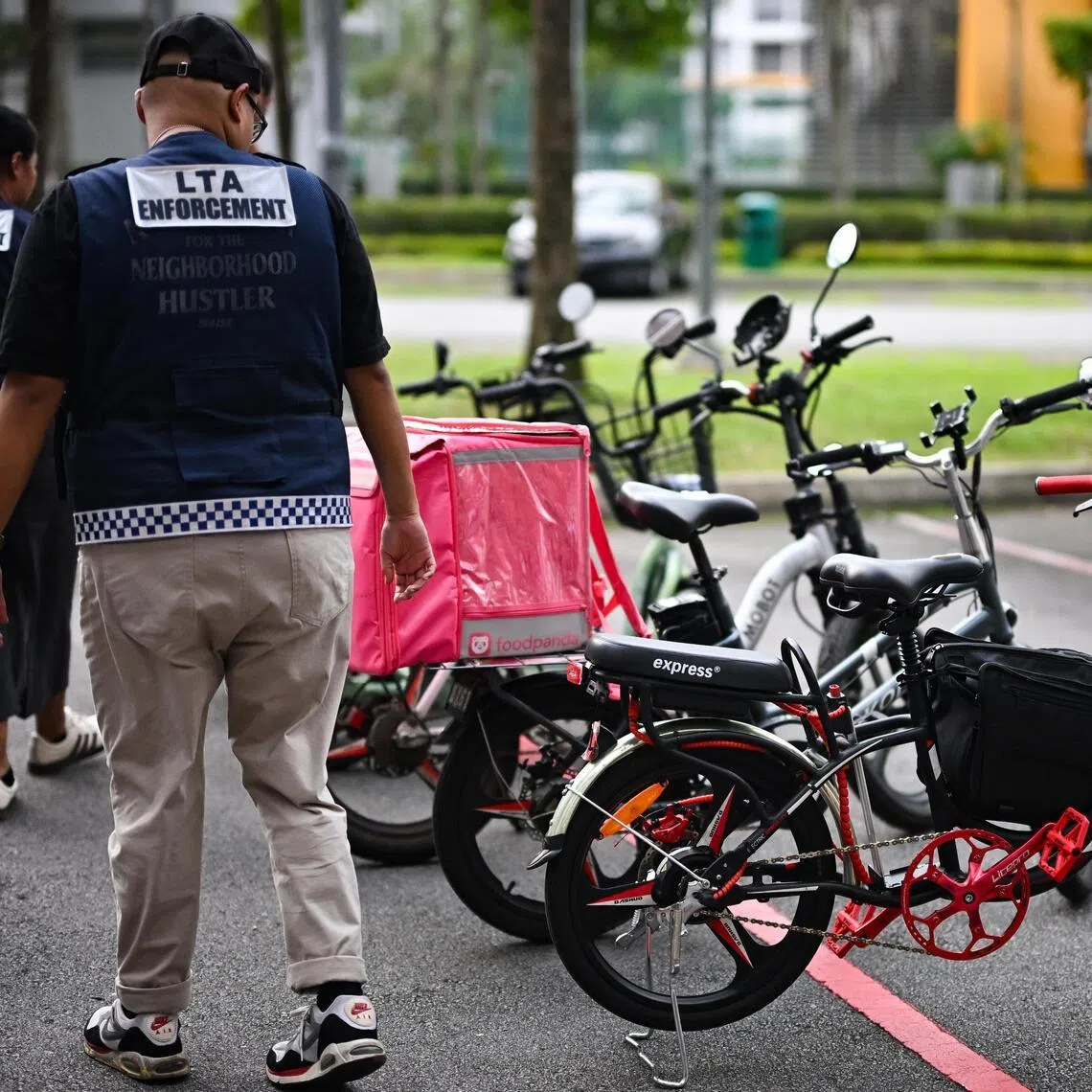 [EMBARGOED TILL 24 FEB 2026 5PM]

ST20260223-202631800475-Lim Yaohui-Vanessa Paige Chelvan-vclta24/

Non-compliant active mobility devices confiscated by LTA enforcement officers during enforcement ops at a retailer in Woodlands on Feb 23, 2026.  

Media Tag-Along to observe how LTA’s Enforcement Officers detect non-compliant active mobility devices (AMD), using the Speed Measurement Device (SMD). Developed with Temasek Polytechnic, the SMD can detect devices that have been modified to exceed the maximum speed limit of 25/km/h for both Power Assisted Bicycles (PABs) and Personal Mobility Devices (PMDs).

(ST PHOTO: LIM YAOHUI)