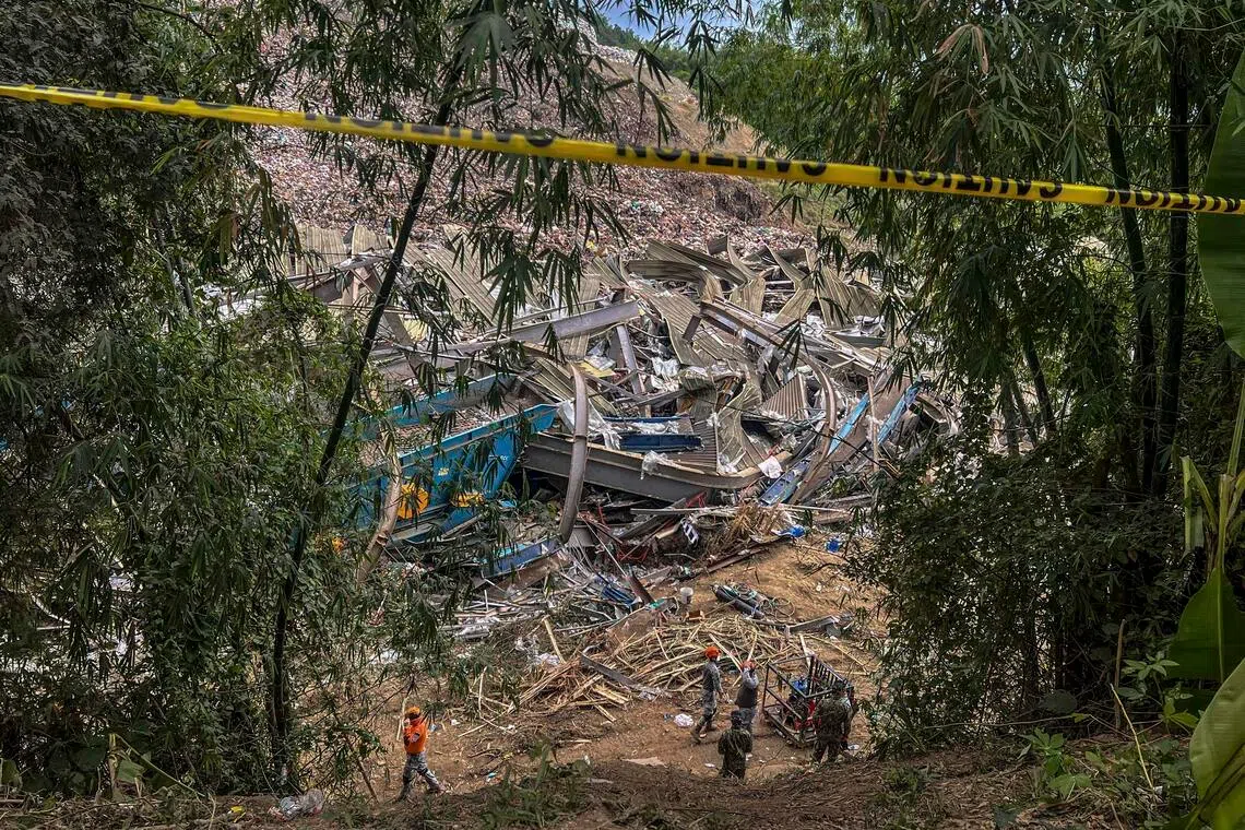 epa12639781 A view of an affected area at the site of a waste landfill collapse in Binaliw village in Cebu City, central Philippines, 10 January 2026. At least three people were killed and 34 remain missing following a collapse at the landfill 08 January, as local emergency response units continue search operations.  EPA/JUANITO ESPINOSA