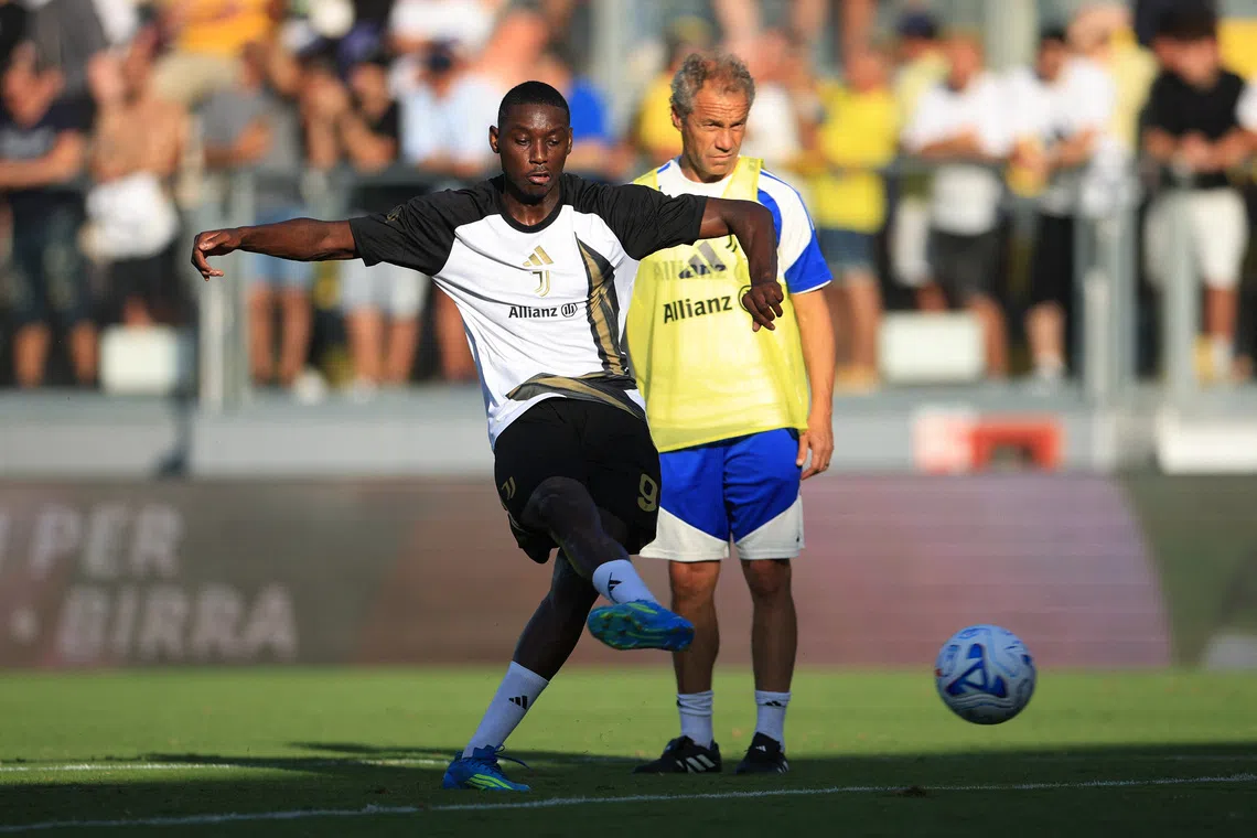 Soccer Football - Serie A - Frosinone v Juventus - Stadio Benito Stirpe, Frosinone, Italy - August 23, 2026 Juventus' Randal Kolo Muani during the warm up before the match REUTERS/Guglielmo Mangiapane