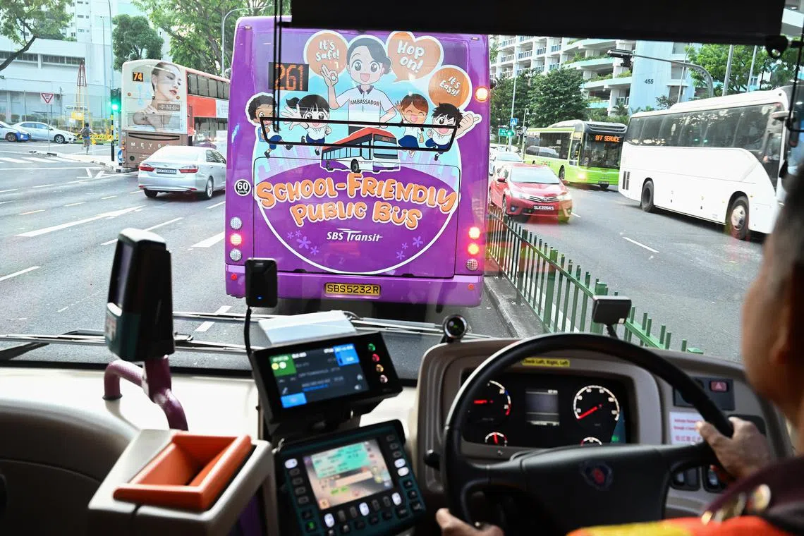 ST20240509_202485267933 tsbus09 Azmi Athni//

Students disembark  SBS Transit's first school-friendly public bus livery on bus service 261 at Ang Mo Kio bus interchange on May 9.

ST PHOTO: AZMI ATHNI