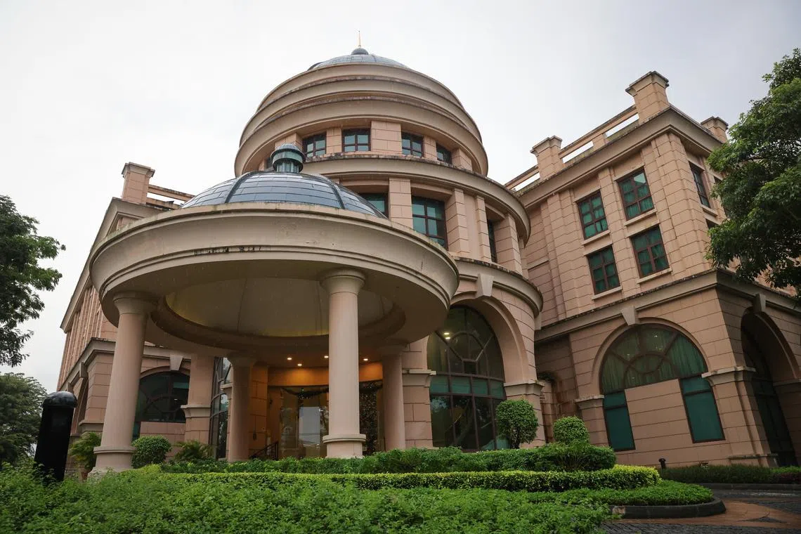 elsla20 ST20231120_202321530312 Ong Wee Jin /

Facade of Raffles Town Club, photographed on Nov 20, 2023.

The Singapore Land Authority (SLA) and the Urban  Redevelopment Authority (URA) jointly announced today that the lease for the land currently occupied by Raffles Town Club Pte. Ltd. (RTC) at 1 Plymouth Avenue will not be renewed when it expires on 17 October 2026.

The land is slated for future residential development.