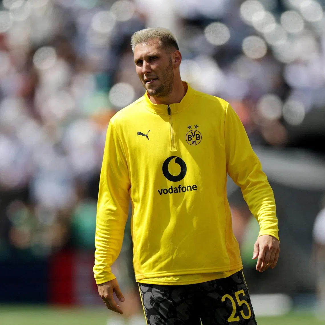 Soccer Football - FIFA Club World Cup - Quarter Final - Real Madrid v Borussia Dortmund - MetLife Stadium, East Rutherford, New Jersey, U.S. - July 5, 2025 Borussia Dortmund's Niklas Sule during the warm up before the match REUTERS/Jeenah Moon/File Photo