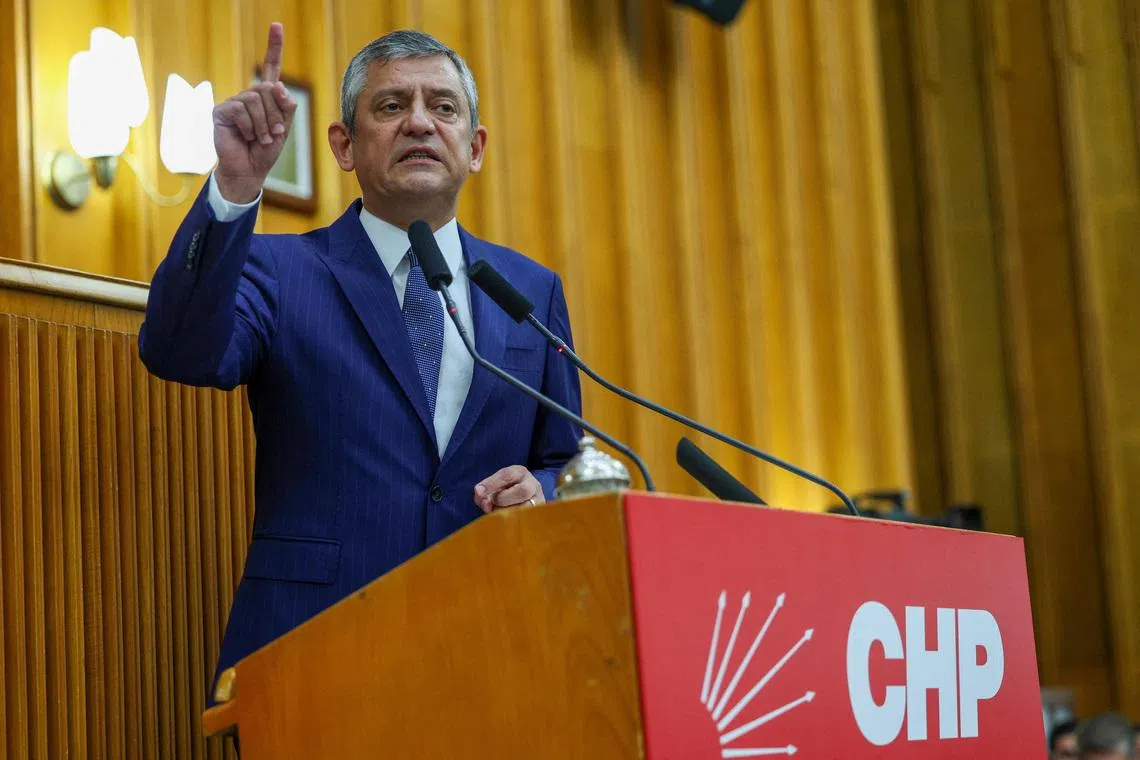 Rival leaders of Turkey's main opposition party ca
