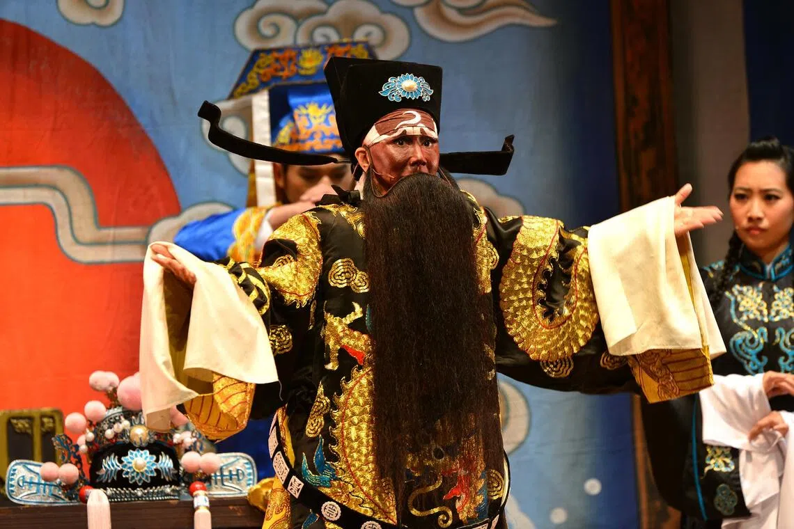 Taiwanese Hokkien troupe Ming Hwa Yuan returns with Final Bow, inspired by backstage birth
