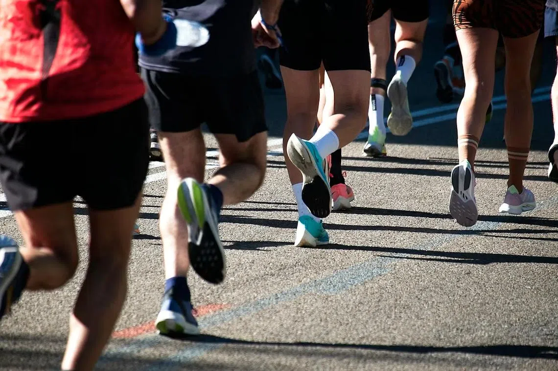 A guide vehicle led the top three women runners astray with less than 3km to go at the US half marathon championship.
