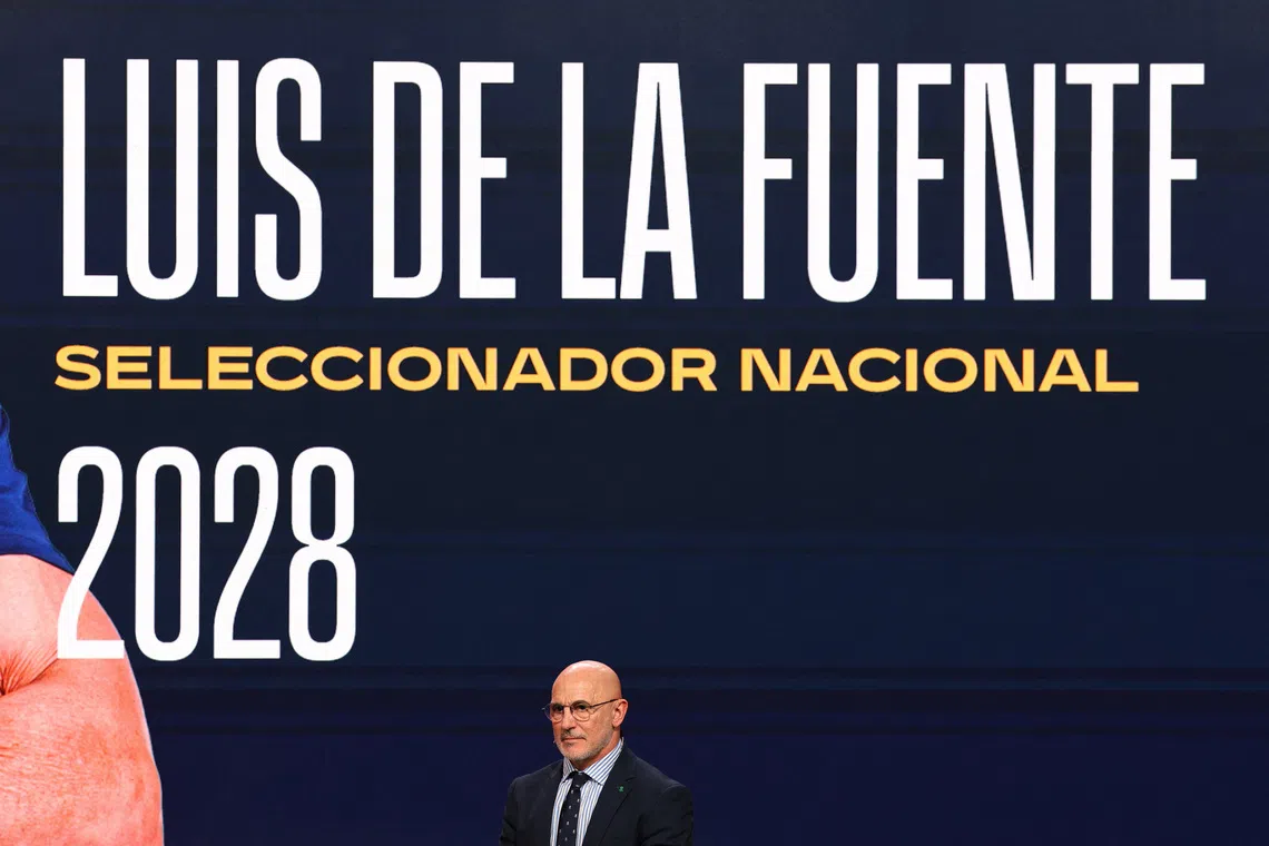 Soccer Football - Spain coach Luis de la Fuente renews contract until 2028 - Ciudad del Futbol, Las Rozas, Spain - January 27, 2025 Spain coach Luis de la Fuente after renewing his contract REUTERS/Violeta Santos Moura