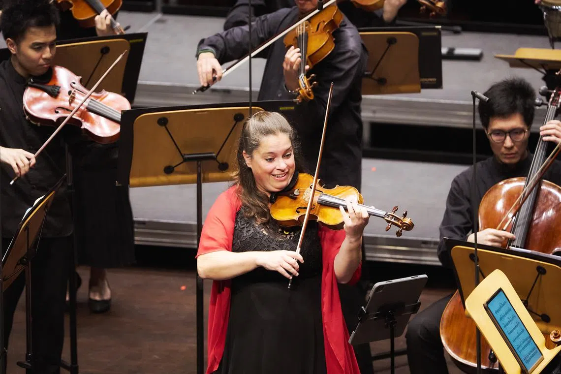  Besides being concertmaster of the Netherlands Symphony, Leurs is a world-class soloist of magisterial technique and golden tone,. 