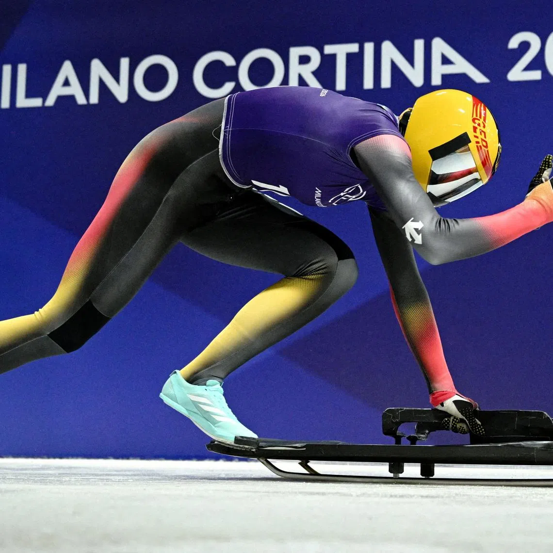 Jacqueline Pfeifer of Germany during skeleton  training.  REUTERS/Annegret Hilse