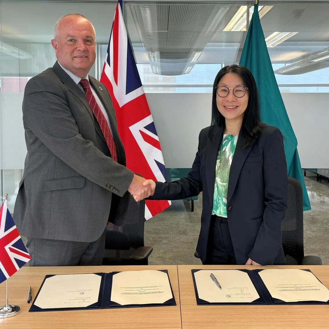 The agreement was inked by Koh Li-Na, NEA’s deputy chief executive of meteorological services and radiation protection, and Paul Dicks, the UK Office for Nuclear Regulation’s director of regulation of new reactors.
