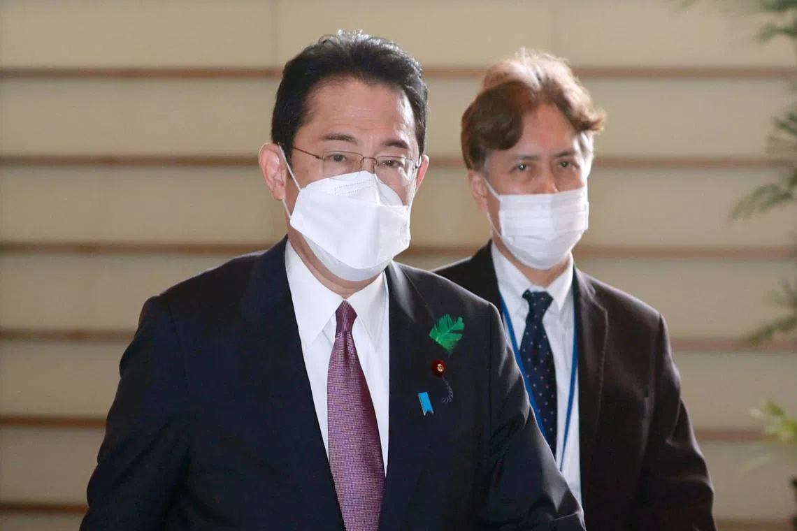 Japanese PM Fumio Kishida (left) with his executive secretary Masayoshi Arai, who said he “hates the sight” of LGBTQ couples. 