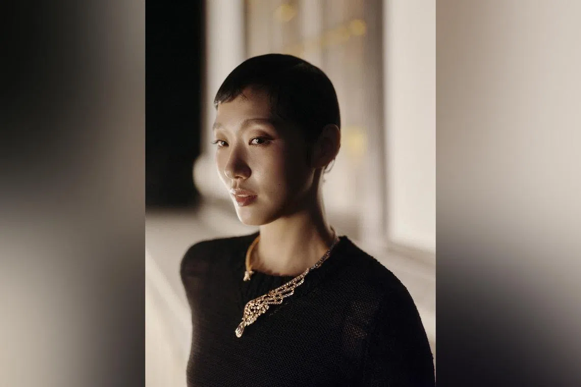 South Korean actress Kim Go-eun wearing Chanel’s Wild At Heart necklace in pink gold, natural polished diamonds and rubies. 