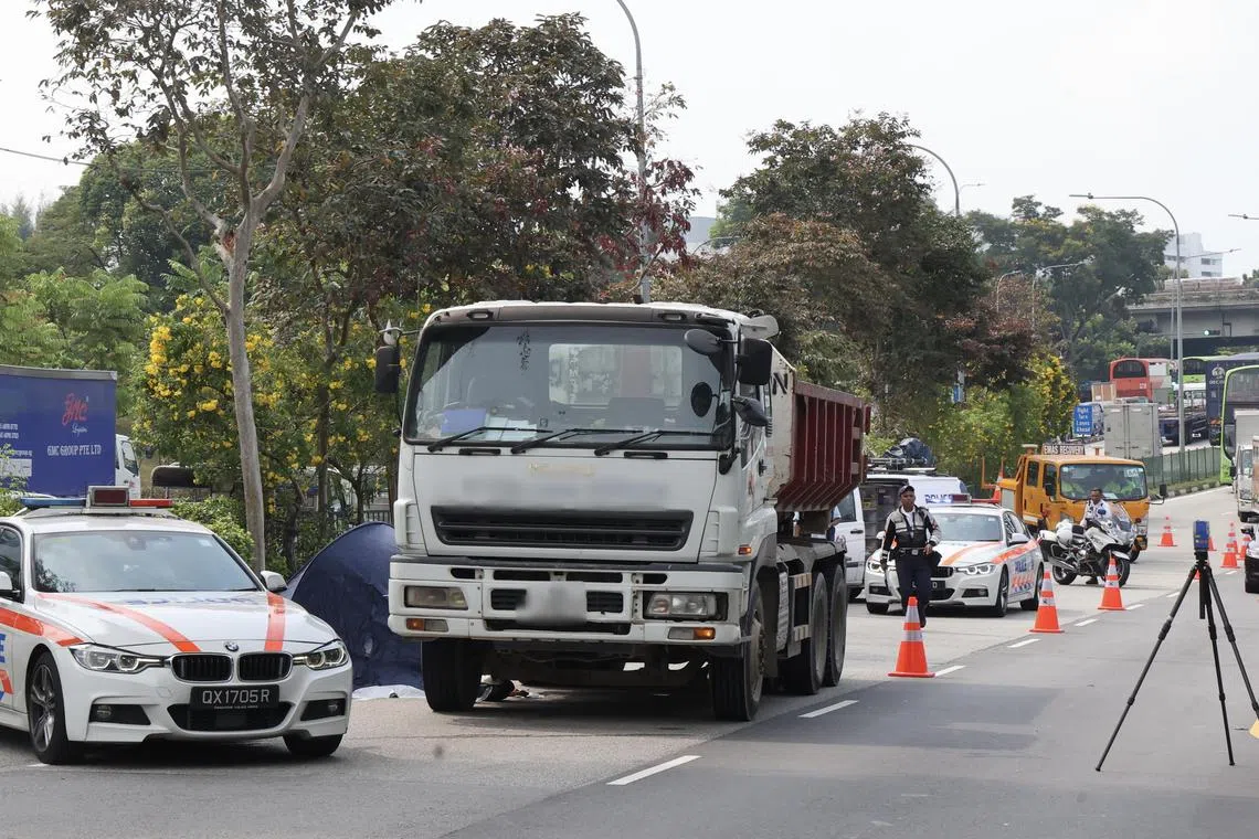 Police added that they were alerted to the accident along Jurong Town Hall Road towards Bukit Batok Road at 7.40am.