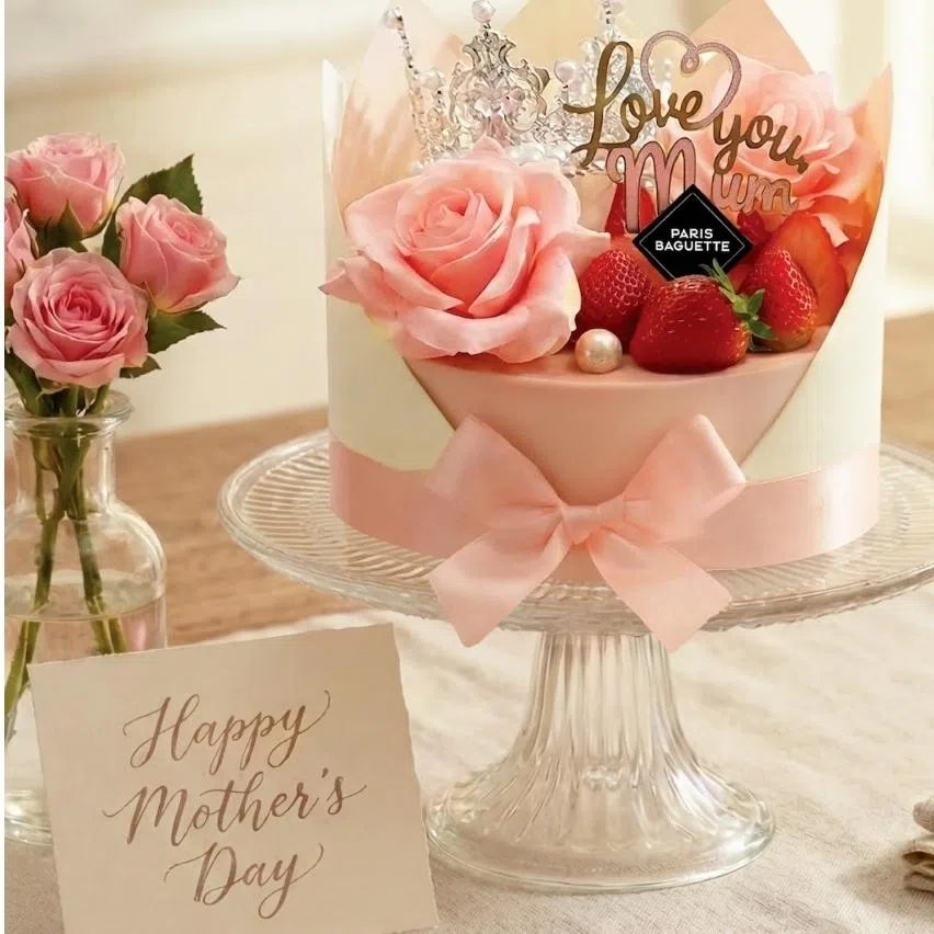 Mother's Day cake from Paris Baguette (left) and Mother’s Day specials from Swensen’s.