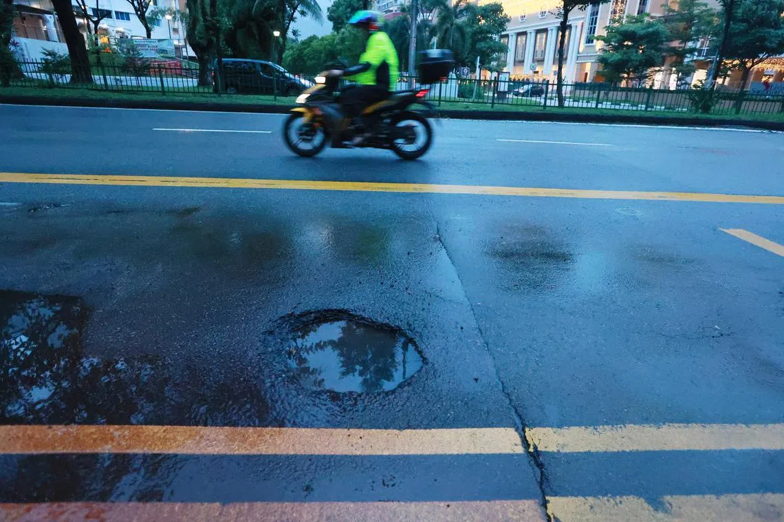 SM20240124-PhuahHG02 / 潘丰源 / 吴依瑾 / Pothole / along Defu Lane