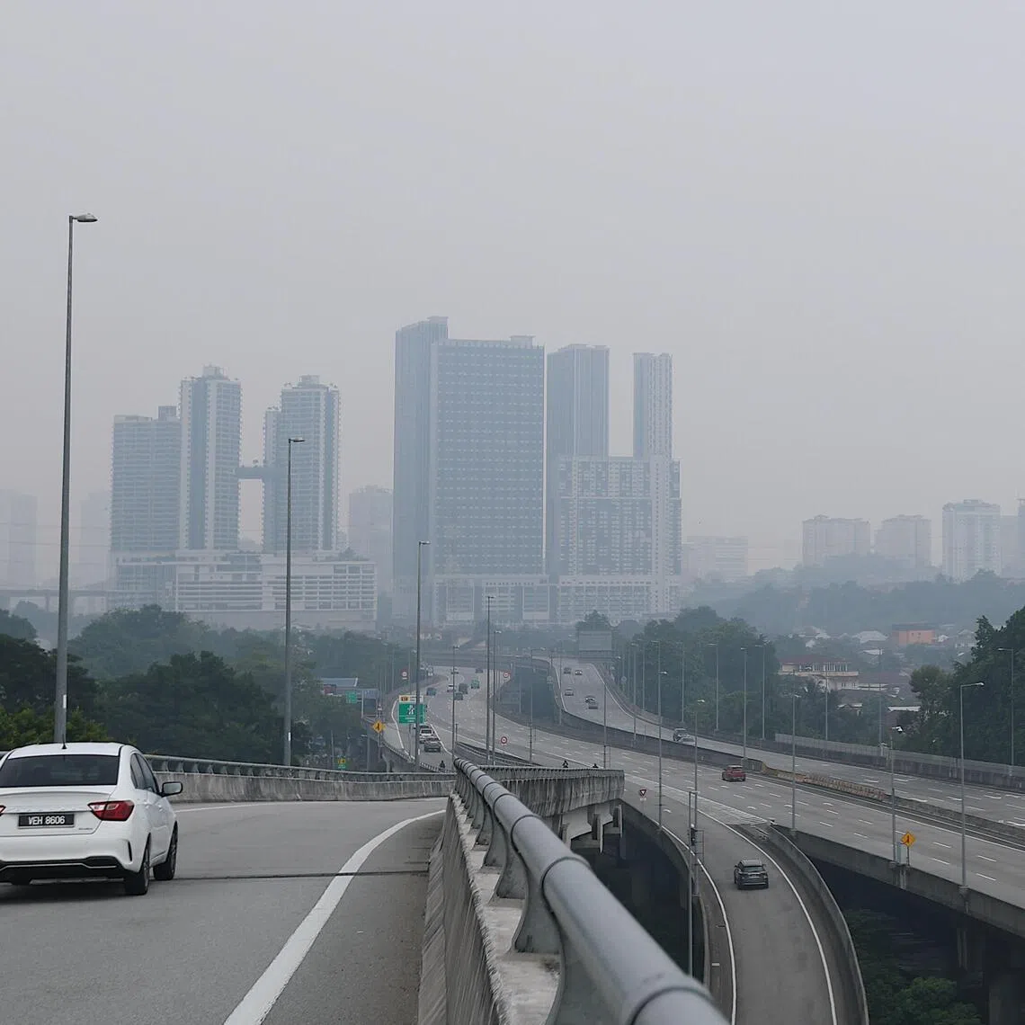 Malaysian Prime Minister Anwar Ibrahim noted that the haze and hotter weather had caused some households to use more electricity.