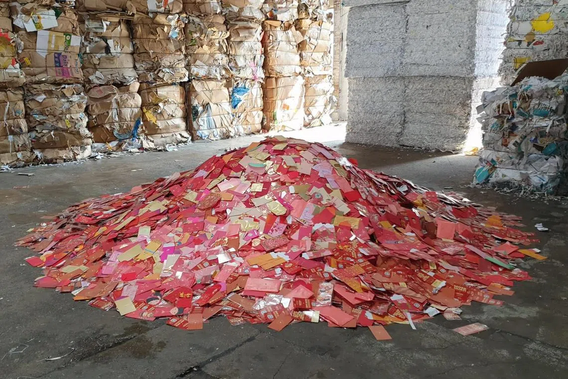 aqangbao06 - Red packets collected for recycling at Tay Paper Recycling's premises




Credit: Tay Paper Recycling