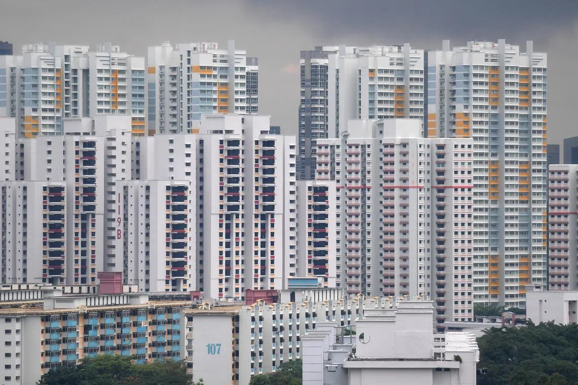 ST20230703_202366280364/joyce/ View of HDB flats from Southern Ridges on July 3, 2023. Can be used for stories on housing, HDB, urban
