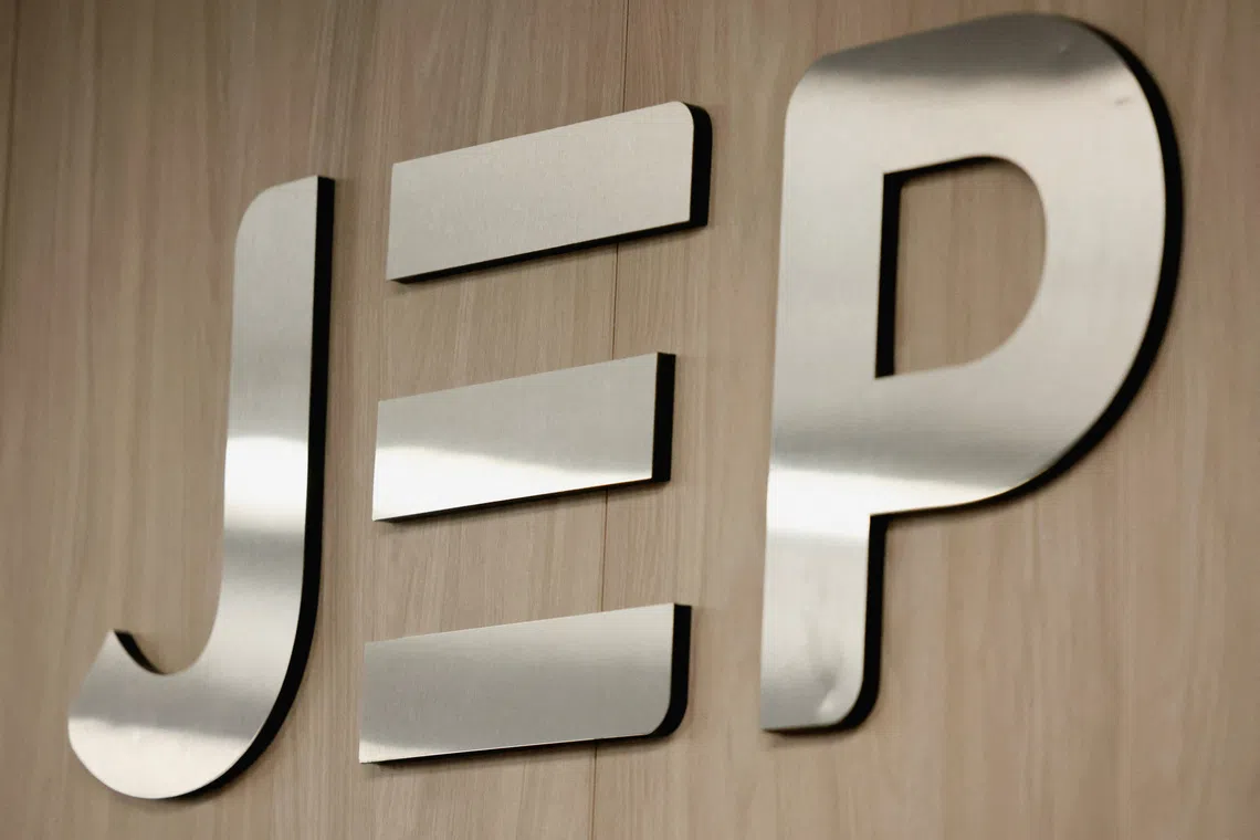 The logo of the Special Jurisdiction for Peace (JEP) hangs on a wall in Bogota, Colombia September 18, 2025. REUTERS/Luisa Gonzalez