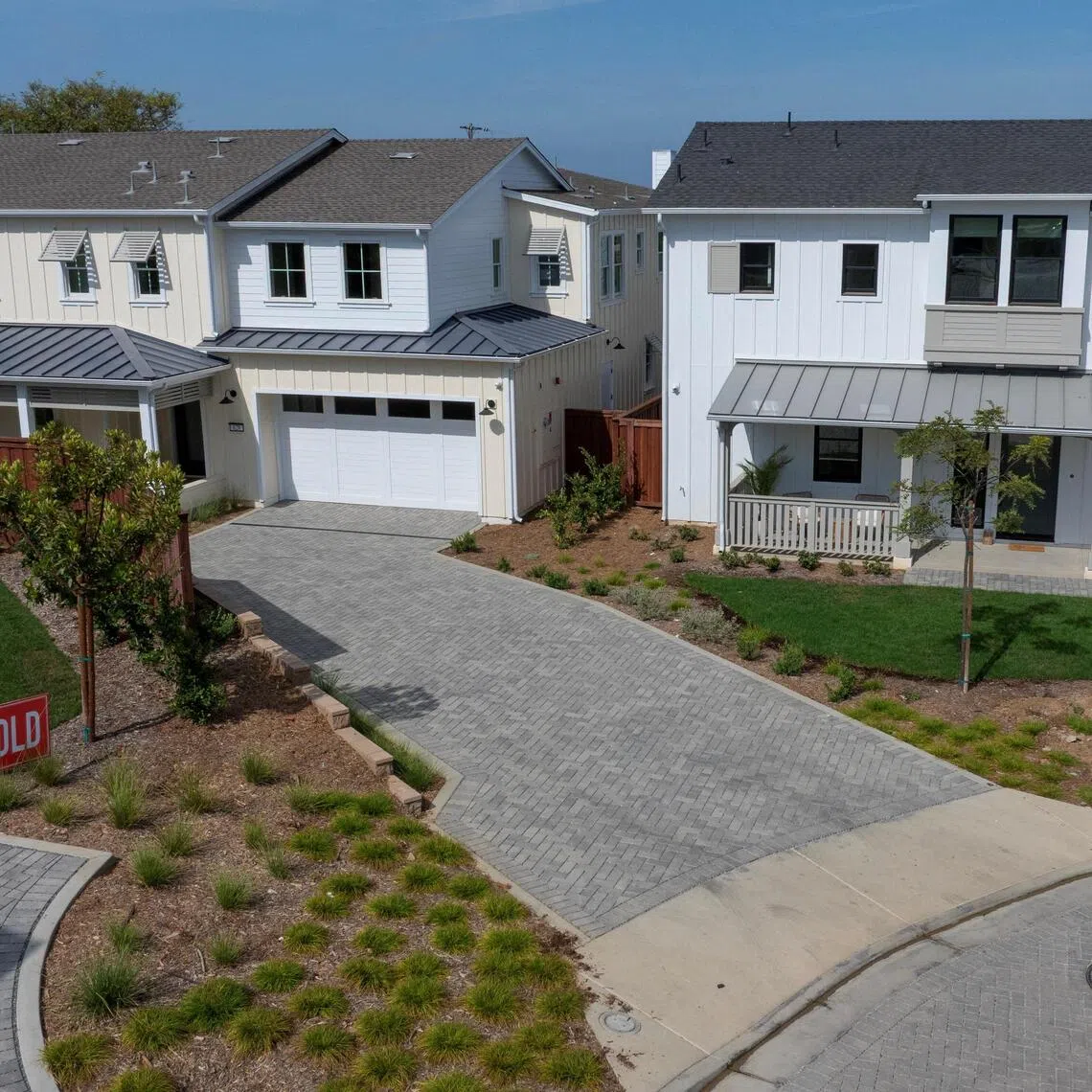 The contract rate on a 30-year fixed mortgage ticked up one basis point to 7.50%.