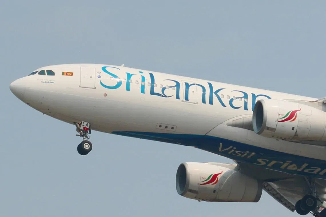 The captain locked out his female copilot when she took a toilet break.