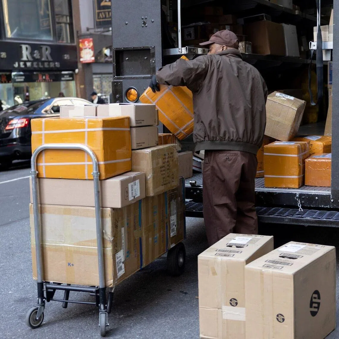 The fixed fee will be introduced on a temporary basis and will stay in place until the bloc can settle on a permanent solution for taxing such imports.