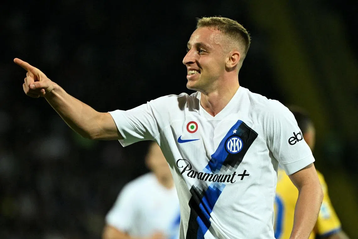 FILE PHOTO: Soccer Football - Serie A - Frosinone v Inter Milan - Stadio Benito Stirpe, Frosinone, Italy - May 10, 2024 Inter Milan's Davide Frattesi celebrates scoring their first goal REUTERS/Alberto Lingria