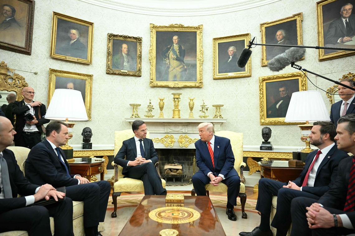 US President Donald Trump has decked out the inner sanctum of the US presidency with gilded trophies and portraits of his predecessors.