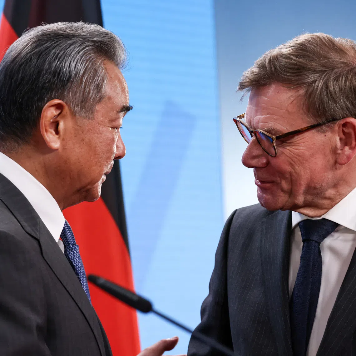 FILE PHOTO: German Foreign Minister Johann Wadephul and Chinese Foreign Minister Wang Yi meet in Berlin, Germany July 3, 2025. REUTERS/Nadja Wohlleben/ File Photo