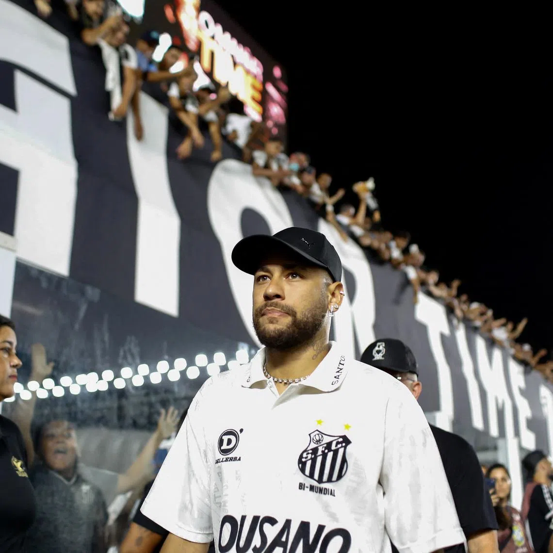 Soccer Football - Brasileiro Championship - Santos v Sao Paulo - Estadio Urbano Caldeira, Santos, Brazil - February 4, 2026 Santos' Neymar inside the stadium during the match REUTERS/Thiago Bernardes