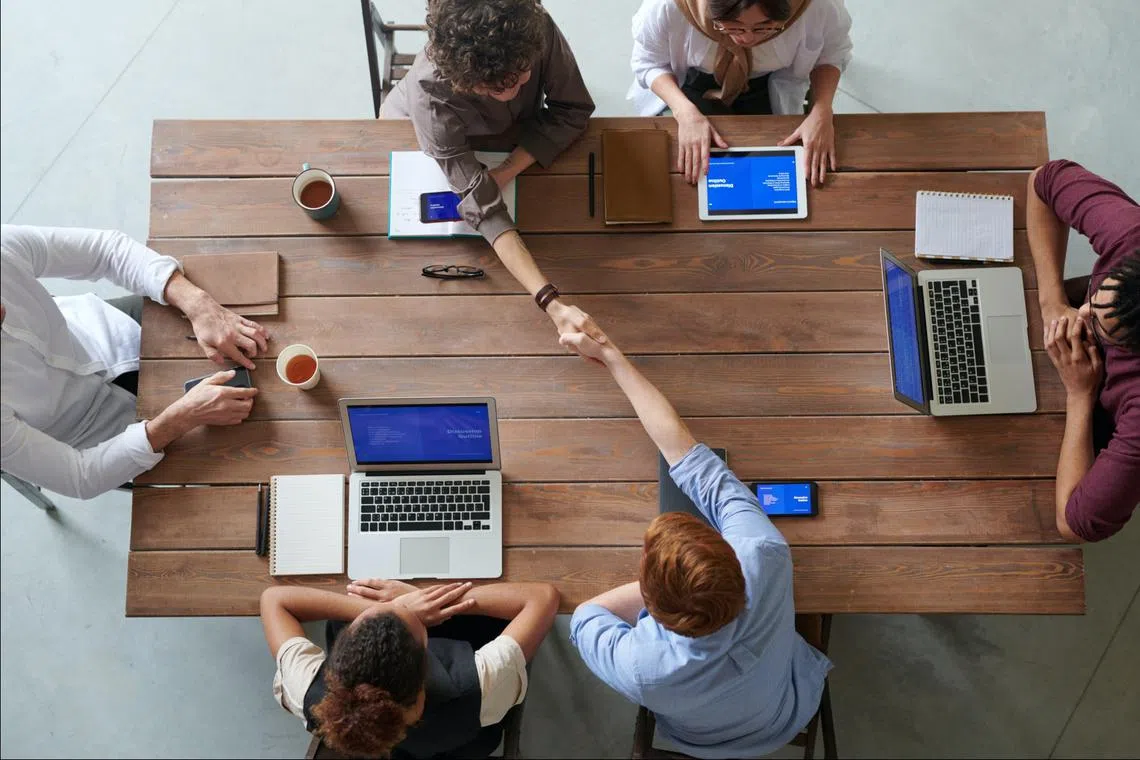 In the modern professional world, networking is essential. 