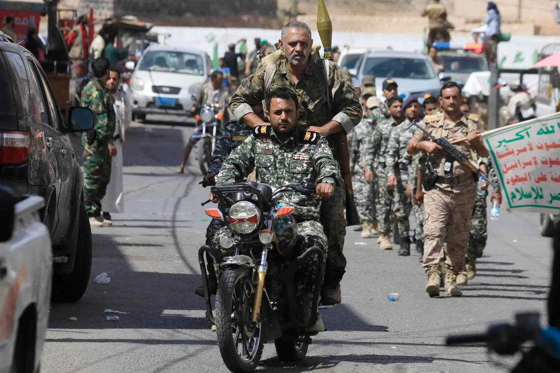 Houthis advance along Yemen coast, threaten Saudi oil exports in the Red Sea