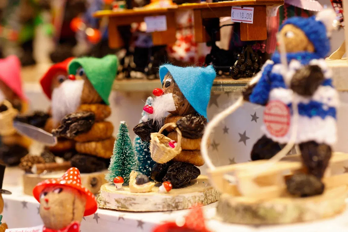 Germany says it foils Islamist plot to attack Christmas market