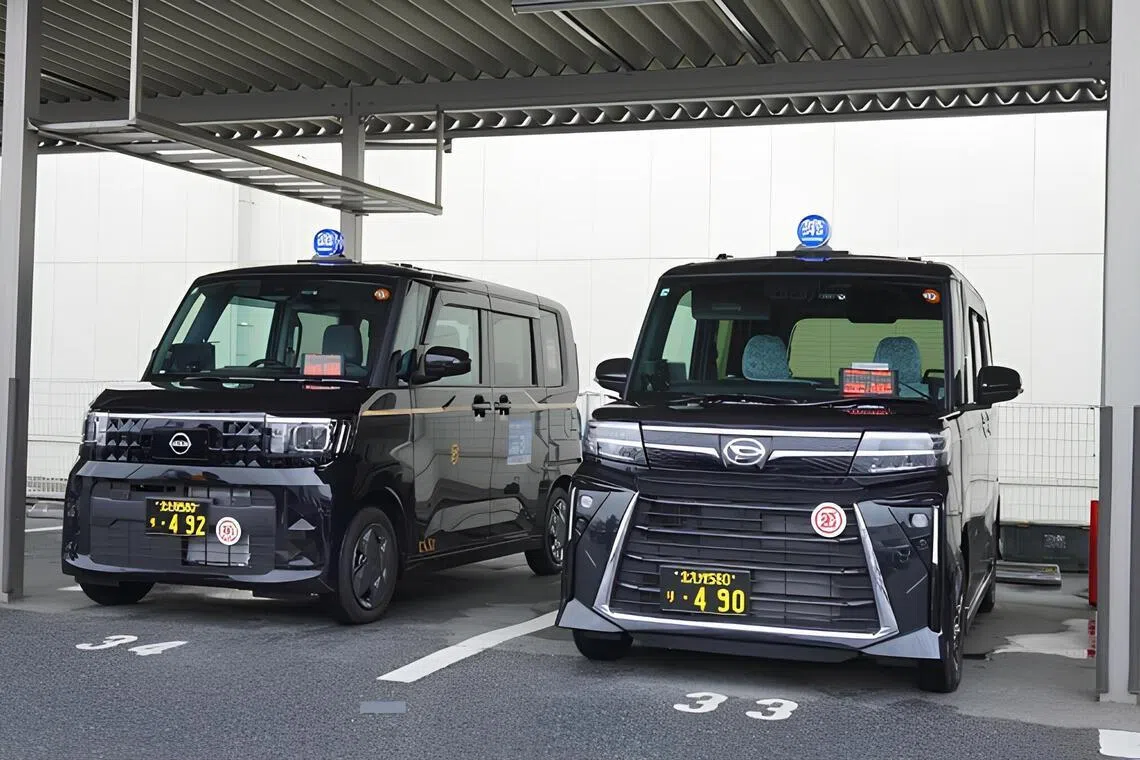 The first two mini taxis started operating on July 3 in Kitakyushu, Fukuoka prefecture.
