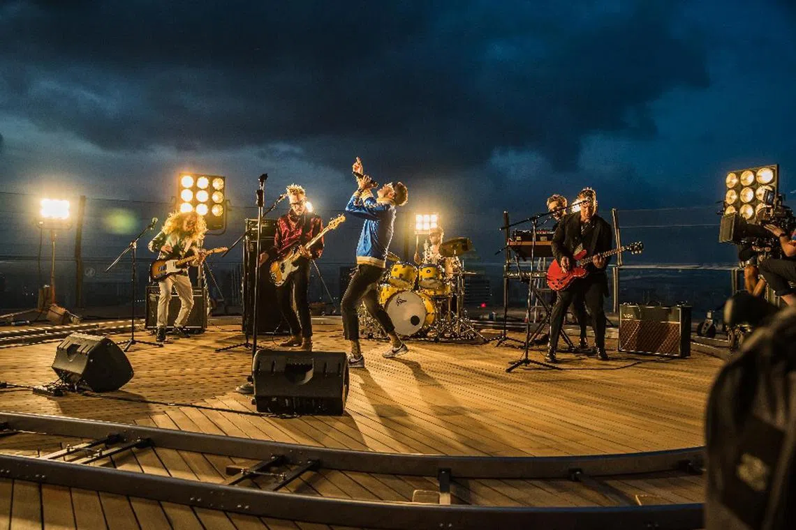 one28 - SkyPark Observation Deck at Marina Bay Sands was one of the locations for OneRepublic’s latest music video Runaway



Credit : MARINA BAY SANDS
