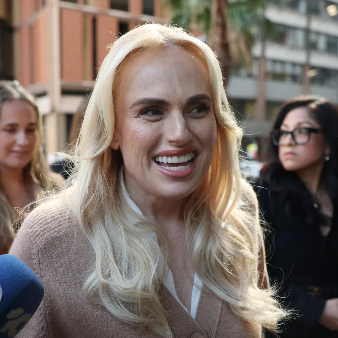 Rebel Wilson has been cleared of defaming a young actress who starred in her directorial debut, The Deb.